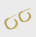 18k gold flat organic shape stud earrings - Kaiya London
