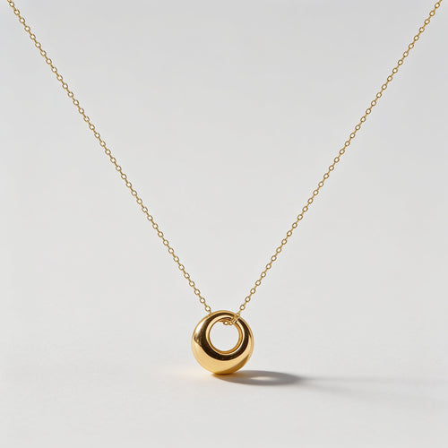 18k gold circle pendant necklace waterproof hypoallergenic - Kaiya London