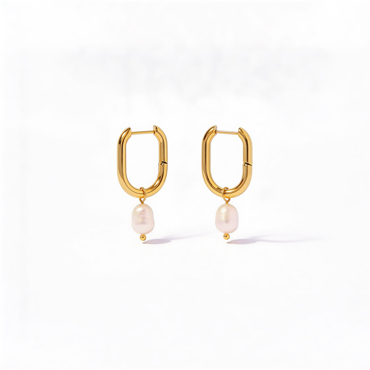18K gold oval pearl hoop earrings waterproof PVD - Kaiya London