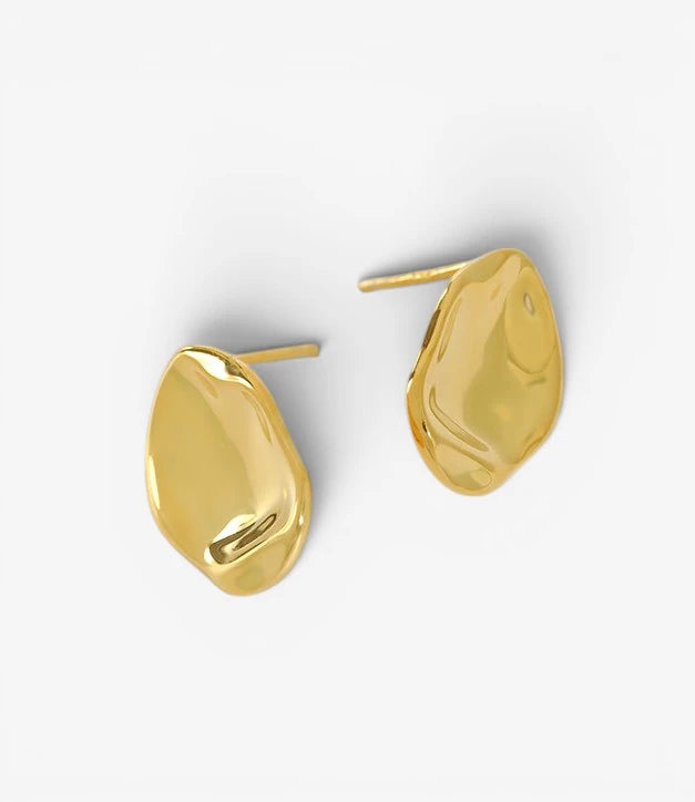 18k gold nugget stud earrings hammered organic texture - Kaiya London